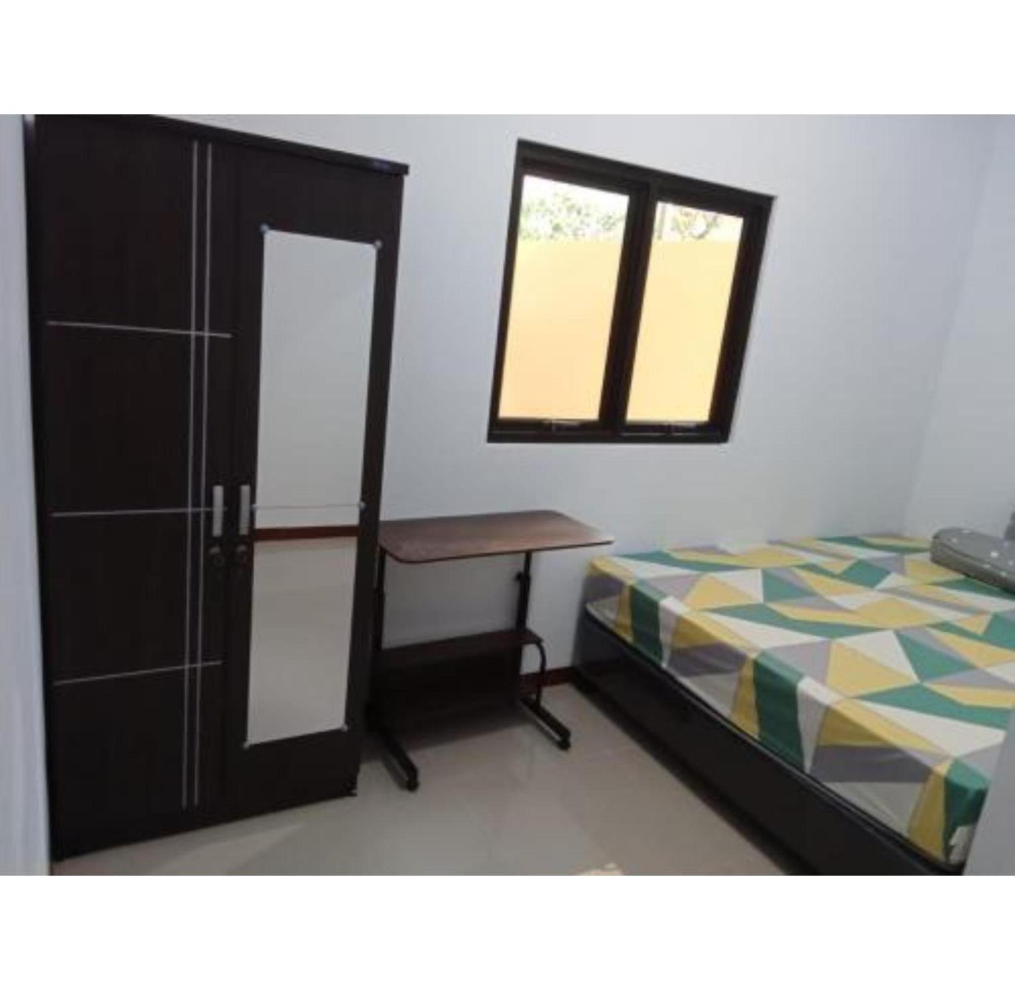 Hotel Spot On 94166 Kost Bunda Syariah Bekasi Exterior foto