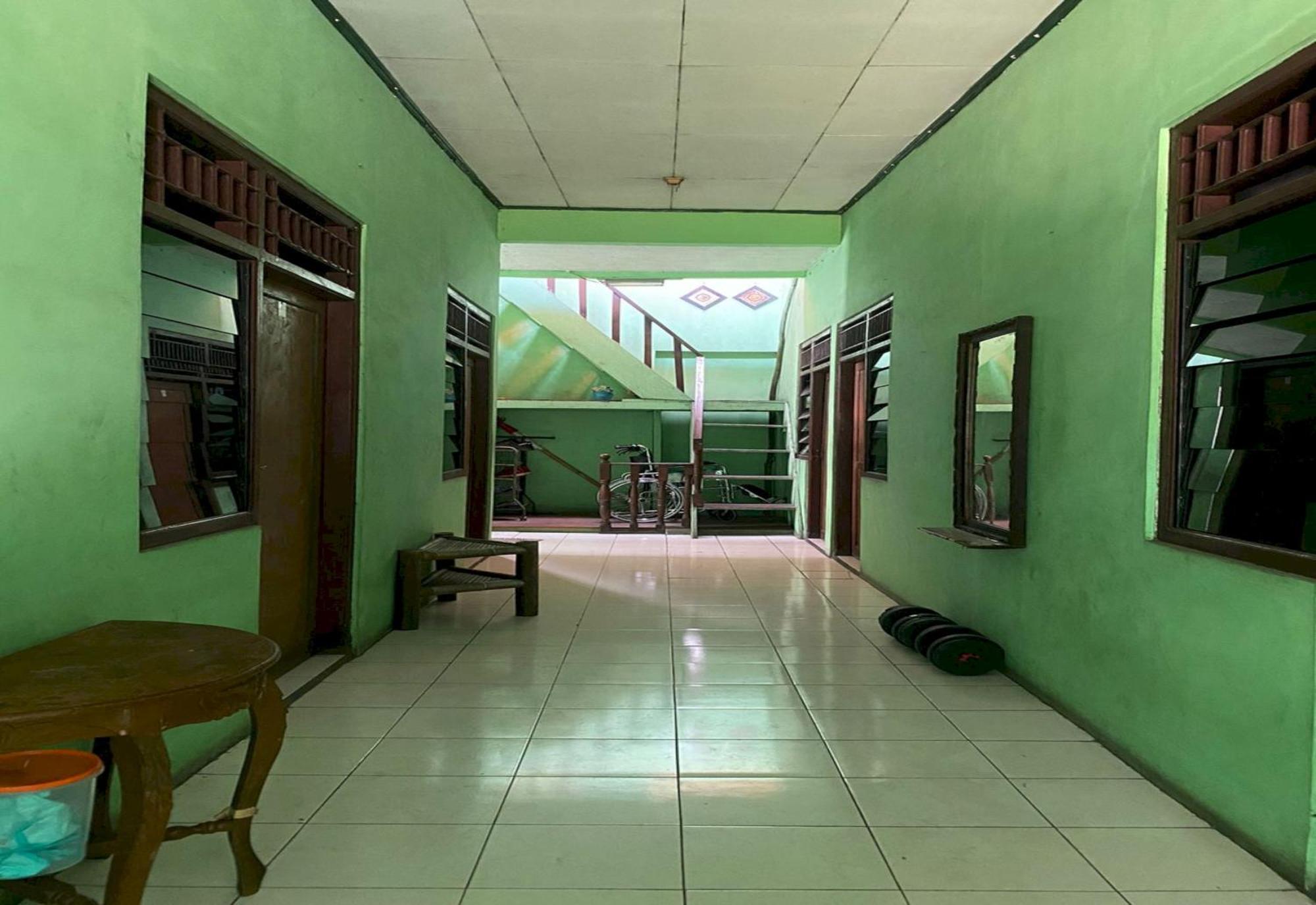 Hotel Spot On 94166 Kost Bunda Syariah Bekasi Exterior foto