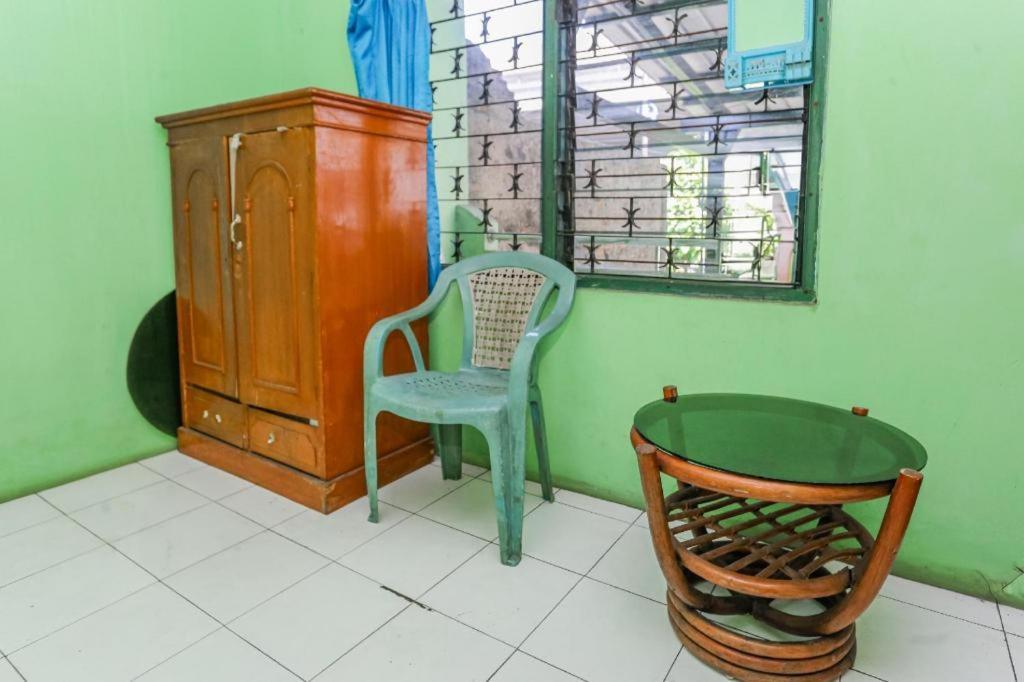 Hotel Spot On 94166 Kost Bunda Syariah Bekasi Exterior foto
