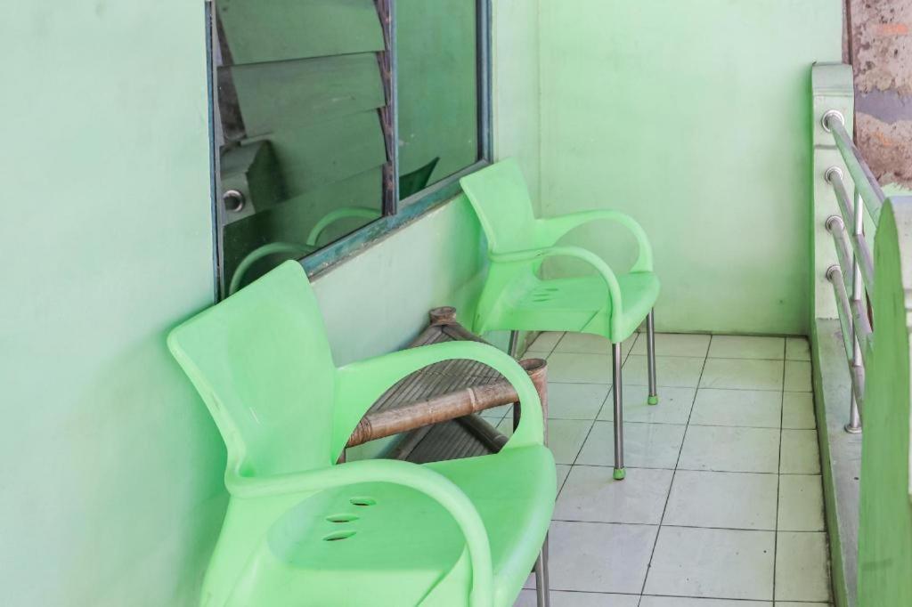 Hotel Spot On 94166 Kost Bunda Syariah Bekasi Exterior foto