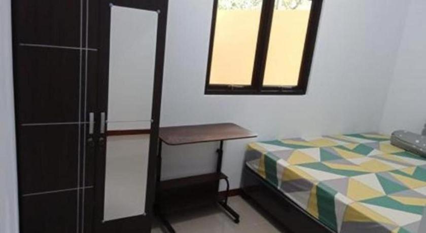Hotel Spot On 94166 Kost Bunda Syariah Bekasi Exterior foto