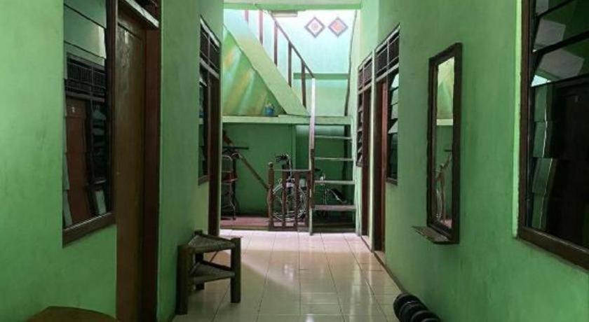 Hotel Spot On 94166 Kost Bunda Syariah Bekasi Exterior foto